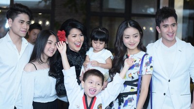 Rayakan Ultah ke-46, Venna Melinda Makin Dekat dengan Calon Mantu