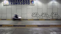 Padahal underpass ini baru saja dipercantik bulan Juni lalu.