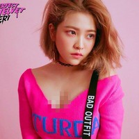 Personel Red Velvet termuda ini dikatakan operasi plastik di kelopak mata. Dari monolid, menjadi double eyelid yang membuat matanya terlihat lebih besar. Foto: istimewa