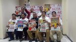 Foto: ACTA Pamer Poster Prabowo-Ustaz Abdul Somad