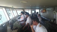 GM PT ASDP Indonesia Ferry (Persero) Cabang Ketapang Solikin mengatakan, sejak Selasa (7/8) pukul 03.00 WITA dini hari, kapal ASDP yang melayani lintasan Ketapang-Gilimanuk menyeberangkan secara gratis sejumlah kendaraan ambulance dari Dinas Kesehatan Jawa Timur, Banyuwangi dan Blitar yang akan menuju daerah terdampak gempa di Lombok. Serta 1 unit truk pengangkut logistik dan sumbangan makanan dari Polres Banyuwangi. Istimewa/Dok. ASDP.