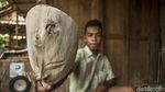 Potret Perajin Topeng Kayu yang Terkikis Zaman