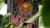 200 seniman tersebut saling beradu kreativitas dalam lomba mural Asian Games 2018.