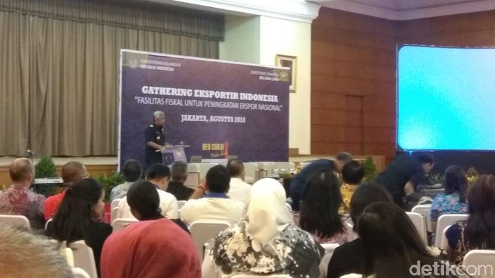 Bea Cukai Kumpulkan Eksportir Bahas Defisit Neraca Dagang