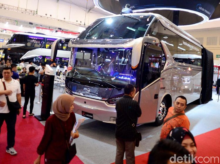 Tidak Hanya Toilet, Kursi Mewah ala Pesawat Juga Terselip di Bus Premium