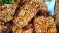 Tahu goreng tepung dengan balutan saus telur asin yang gurih mantap. Foto : Instagram @himawan.adhi