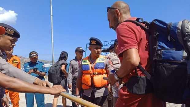Kemlu bantu mengevakuasi turis di 3 Gili di Lombok