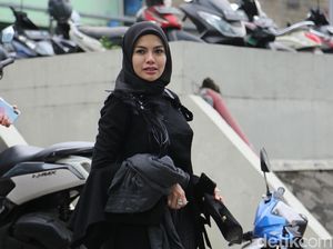 Rasakan Gempa di Bali, Nikita Mirzani Nangis Sambil Peluk Anak