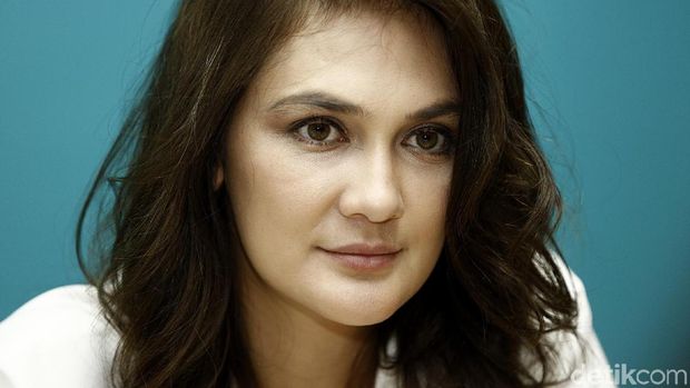 Luna Maya /