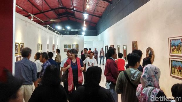 Gedah Sinanggling Membangkitkan Seni Lukis Kaca yang Mulai Pudar