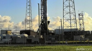 Satelit Merah Putih buatan perusahaan SSL ini akan diterbangkan pada tanggal 7 Agustus pukul 1.18 dini hari waktu Amerika Serikat. Foto: Fino Yurio Kristo/detikINET