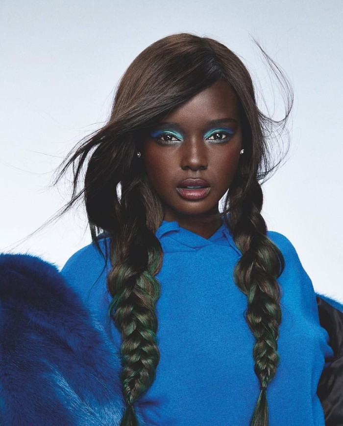 Duckie Thot Model Berkulit Gelap Yang Mempesona 