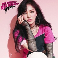 Wendy dikabarkan melakukan operasi pemotongan rahang agar wajahnya berbentuk V dan lebih feminin. Matanya juga telah dioperasi agar memiliki lipatan kelopak mata. Foto: istimewa