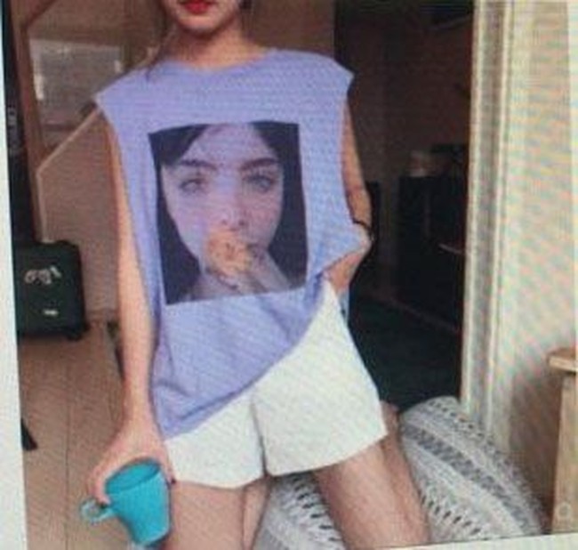 Driely semakin kaget saat mendapatkan pengakuan dari toko yang menjual kaus bergambar wajahnya itu. Pemilik toko mengklaim dia membeli secara masal kaus bergambar wajah Driely itu dari pabrik di China. Foto: Instagram