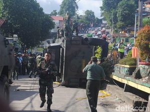 Panser Tarantula Terguling di Ambon, 2 TNI Luka-luka