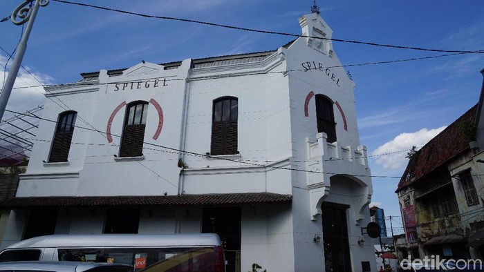 Spiegel Cafe Semarang