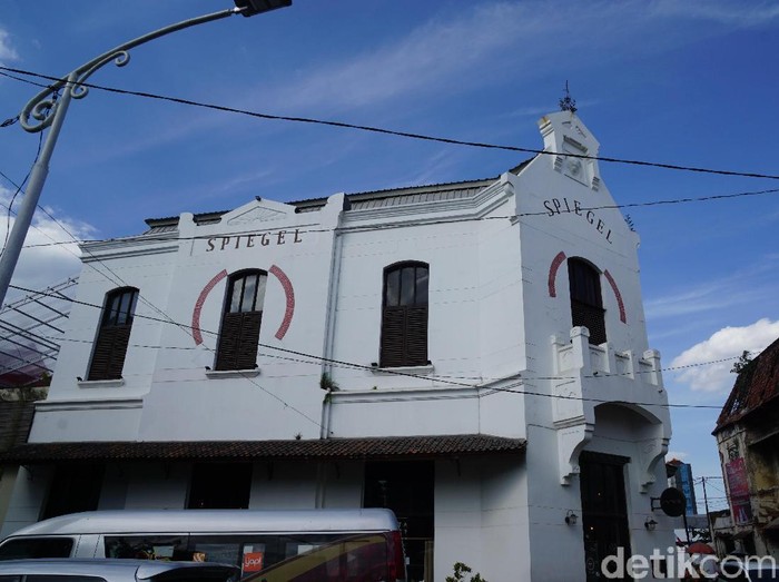Spiegel Cafe Semarang