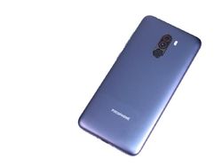 Penampakan Nyata Xiaomi Pocophone F1