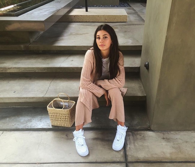 Leo adalah teman aktor Al Pacino yang merupakan ayah tiri dari Camila.  Foto: dok. Instagram (camilamorrone)