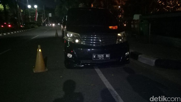 Mobil Pelat RFS dan NU Bertemu di Tugu Kunstkring