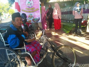 Tiap Jumat, Warung ini Beri Sarapan Gratis untuk Kaum Duafa