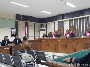 Mantan Cabup Kebumen Divonis 2 Tahun dan Dicabut Hak Politiknya