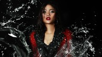 Muka sensual Marion Jola membuat netizen gagal fokus. Foto: Dok. Instagram/fdphotography90