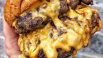 Mantap! 10 Cheeseburger dengan Lelehan Keju Mulur Ini Bikin Ngiler