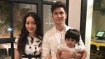 Gaya Dua Calon Mantu Venna Melinda