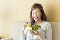 Pola Diet 16:8 Janjikan BB Turun Tanpa Pantang Makanan