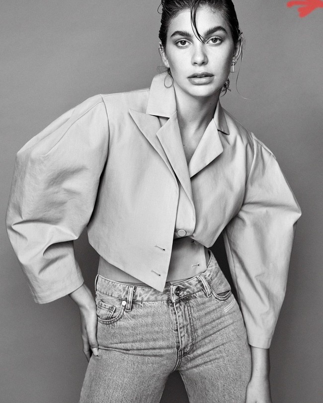 Debut karier modelnya dimulai tahun 2016 untuk pemotretan katalog Victorias Secret. Di tahun yang sama, Camila berjalan untuk fashion show Moschino. Setelah itu, ia melakukan pemotretan cover Vogue pertamanya untuk Vogue Turki.  Foto: dok. Instagram (camilamorrone)