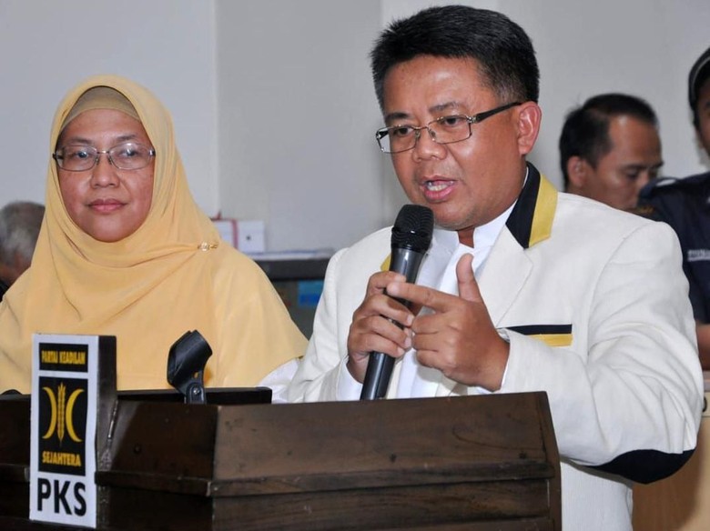 PKS Setor 2 Nama Calon Wagub DKI, Tinggal Diteken Gerindra PKS Setor 2 Nama Calon Wagub DKI, Tinggal Diteken Gerindra