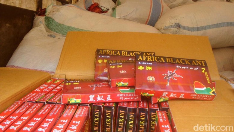 Ribuan Sachet Jamu Berbahaya Diamankan dari Produsen di Cilacap Ribuan Sachet Jamu Berbahaya Diamankan dari Produsen di Cilacap