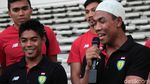 Ketika Lalu M Zohri Berkopiah Putih
