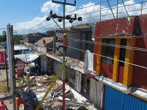 Begini Perjuangan PLN Pulihkan Listrik di Lombok