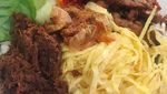 Sarapan Mantap, Nasi Langgi dengan Lauk Empal hingga Telur Dadar