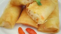 Isinya bihun dan disebut risoles bihun. Rasanya renyah gurih dan enak dicocol sambal kacang atau dijadikan pelengkap soto mie. Foto : Instagram @navilanisa