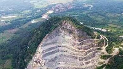 Ngerinya Gunung di Karawang yang Nyaris Habis Ditambang