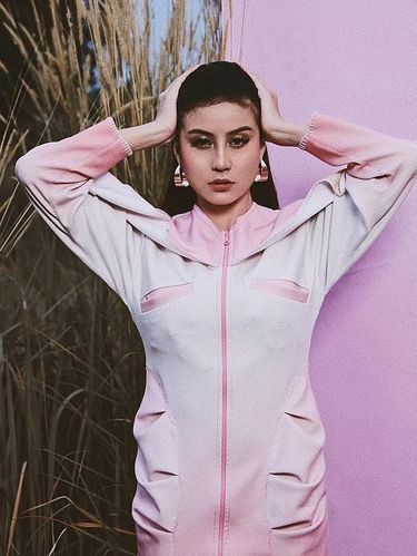 Viral Cuitan MUA Kecewa karena A Team Tak Profesional, Awkarin Minta Maaf 