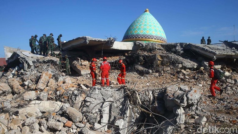 Hingga Pagi Ini, Tercatat Ada 593 Gempa Susulan di Lombok Hingga Pagi Ini, Tercatat Ada 593 Gempa Susulan di Lombok