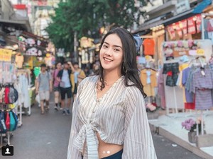 Aih, Anya Geraldine Dilamar Youtuber Korea di Jalanan