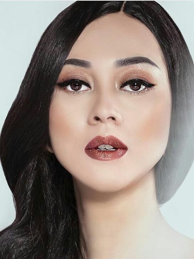 Memiliki bibir yang sehat tentunya jadi dambaan bagi setiap wanita. Aura Kasih pun berbagi rahasia bagaimana merawat bibirnya agar tetap sehat dan terlihat seksi. (Foto: Instagram)