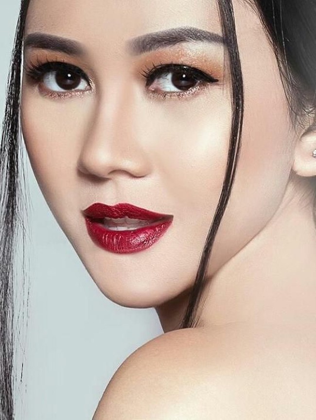 Bagi Aura Kasih tak ada ungkapan beauty is pain, karena menurutnya merawat kecantikan bibir bisa dilakukan dengan mudah. (Foto: Instagram)