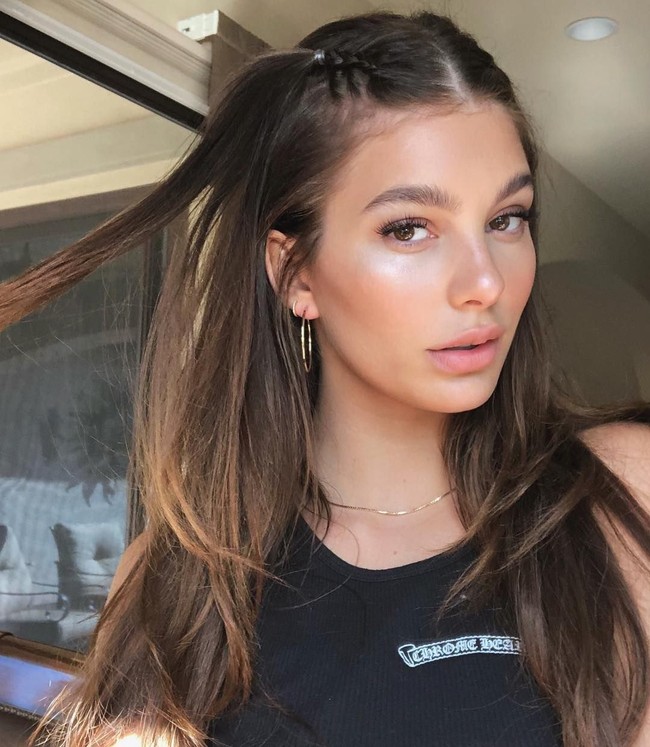 Bagaimana Camila kenal dengan Leonardo DiCaprio? Ternyata keduanya sudah saling mengenal, bahkan sejak Camila kecil.  Foto: dok. Instagram (camilamorrone)