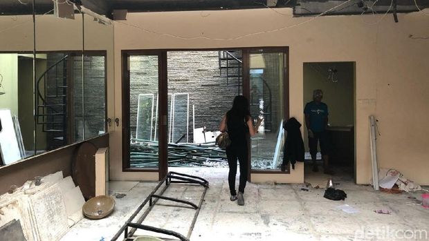 Denny Sumargo Disebut Numpang Hidup, Tunangan Beri Pujian
