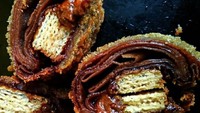 Wah, gimana rasanya ya? Risoles isi cokelat beng-beng dan silverqueen? Nyam! Foto : Instagram @risolina_