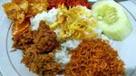 Sarapan Mantap, Nasi Langgi dengan Lauk Empal hingga Telur Dadar