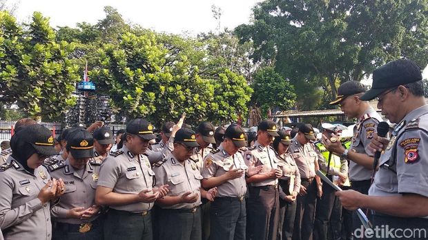 Polisi Bandung Galang Dana Bantu Korban Gempa Lombok