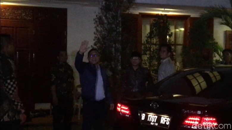 Ketum PAN Jawab Tuduhan Duit Rp 500 M dari Sandi: Sampah, Hoax! Ketum PAN Jawab Tuduhan Duit Rp 500 M dari Sandi: Sampah, Hoax!