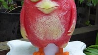 Pecinta film Angry Bird pasti tahu siapa tokoh yang diukir Cooper kali ini. Ya, Big Red! Foto: sparksflydesign.com